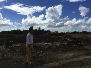 Madonald watches the first buildozers at the Ciro Redondo project